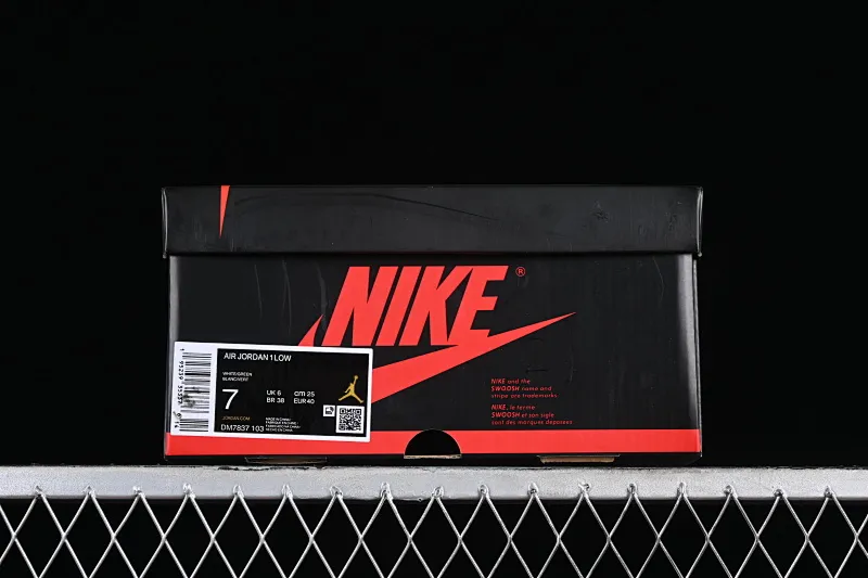 All categories Air Jordan Jordan series basketball shoes Air Jordan 1 Low Z version Air Jordan 1 Low OG AJ1 Joe 1 apple green color low-top basketball shoes DM7837-103